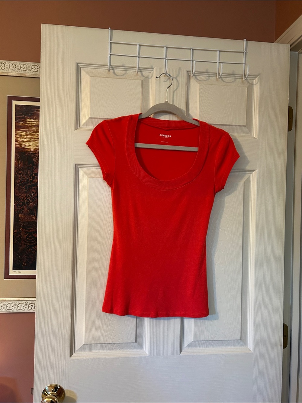 Express Women’s Red Scoop Neck Short Sleeve Tee